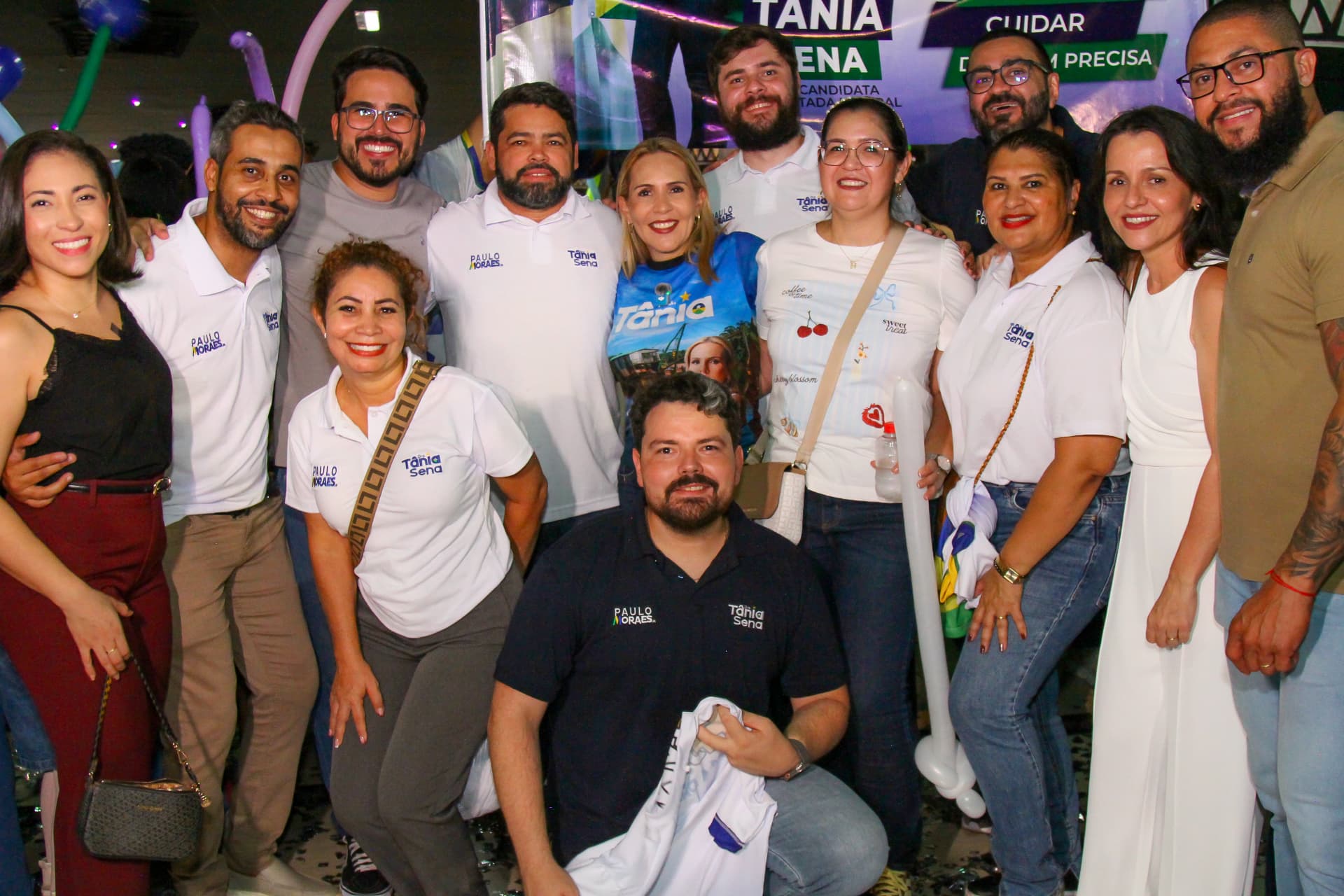 Dra. Tânia Sena reunida com a equipe de campanha